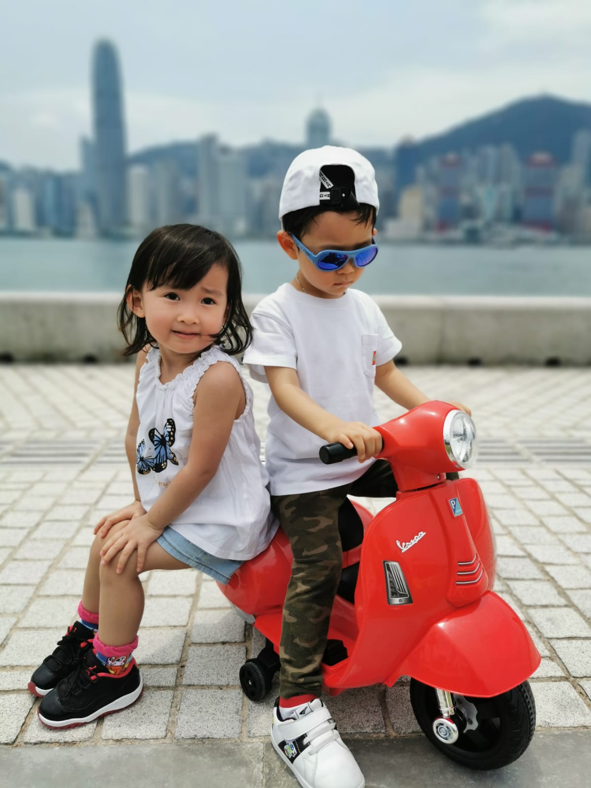 兒童電動摩托車